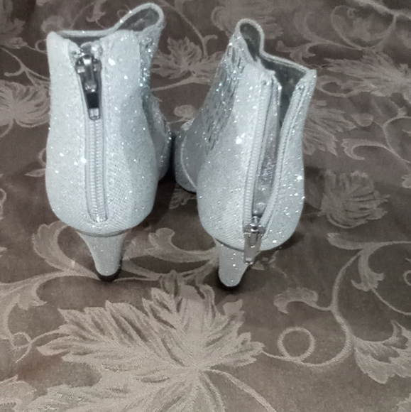 WOMEN'S SHOES - Picture 6 of 7